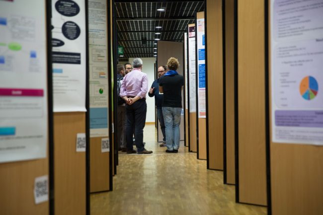 4 internes en médecine générale dans la zone de posters